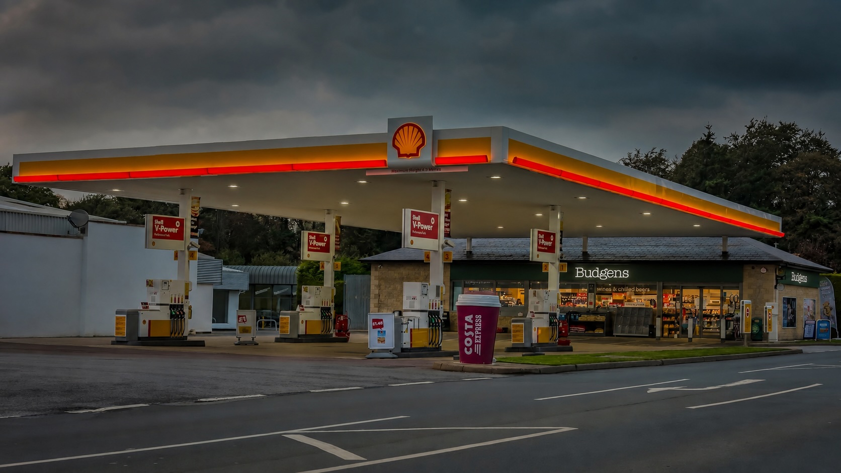 Millwood Budgens Shell Garage | Cam | Dursley